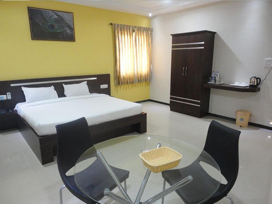 Landmaark Hotels ทีรุปปูร์ ภายนอก รูปภาพ