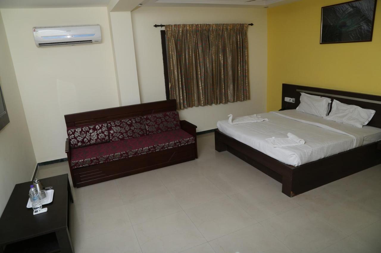 Landmaark Hotels ทีรุปปูร์ ภายนอก รูปภาพ